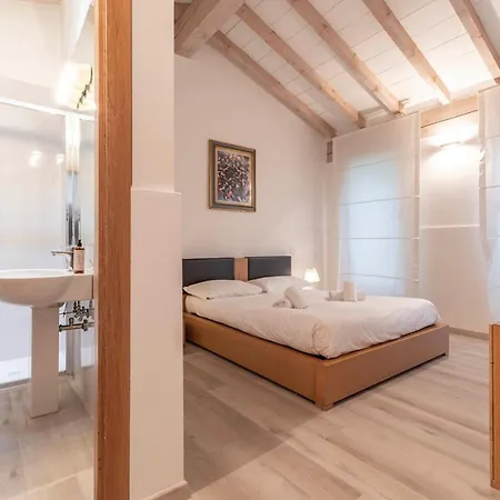 Residenza Santa Chiara * Венеция
